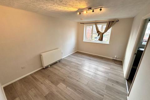 1 bedroom flat for sale, Honey Close, Dagenham, RM10