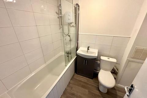 1 bedroom flat for sale, Honey Close, Dagenham, RM10