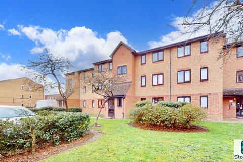 1 bedroom flat for sale - Honey Close, Dagenham, RM10