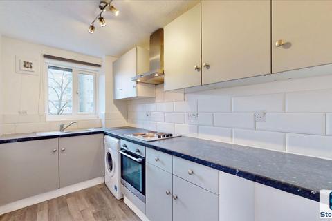 1 bedroom flat for sale, Honey Close, Dagenham, RM10