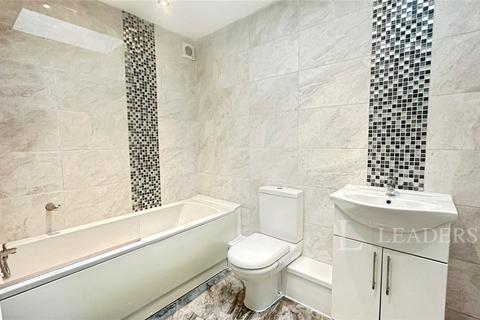 Studio to rent, Farley Hill, Luton, Bedfordshire, LU1