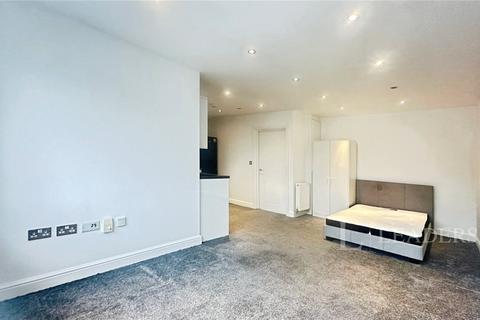 Studio to rent, Farley Hill, Luton, Bedfordshire, LU1