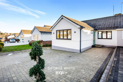 3 bedroom semi-detached bungalow for sale, Grovewood Avenue, Leigh-on-sea SS9