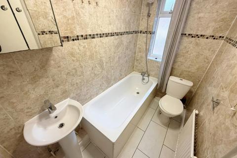undefined, Victoria Road, Romford, RM1