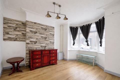 2 bedroom terraced house to rent, Dixon Street, Stockton-On-Tees, TS18