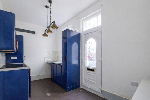 2 bedroom terraced house to rent, Dixon Street, Stockton-On-Tees, TS18