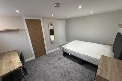 1 bedroom terraced house to rent, Beechwood Terrace, Burley, Leeds LS4, 2NG