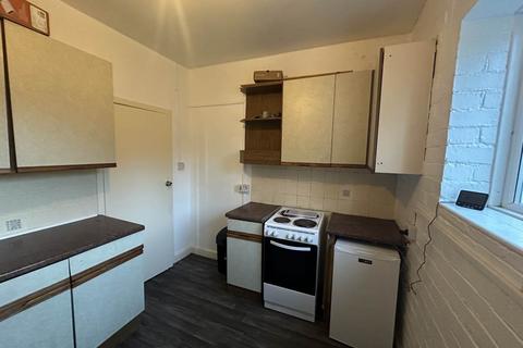 2 bedroom flat to rent, Blackmoorfoot Road, Huddersfield, West Yorkshire, HD4