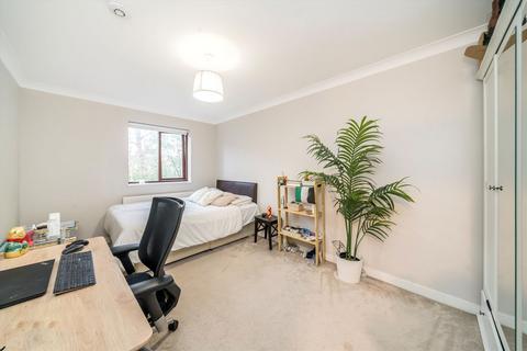 4 bedroom house to rent, Eliot Gardens, London SW15