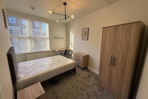 1 bedroom terraced house to rent, Beechwood Terrace, Burley, Leeds LS4, 2NG