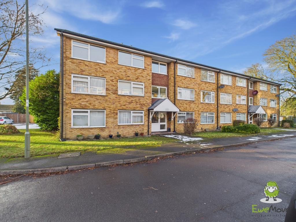 Ewe Move Estate Agents Basingstoke - Sylvia Close -