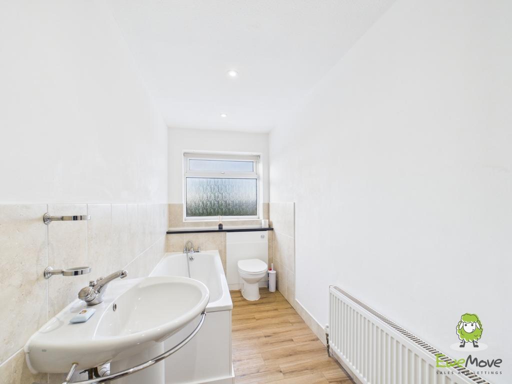 Ewe Move Estate Agents Basingstoke - Sylvia Close -