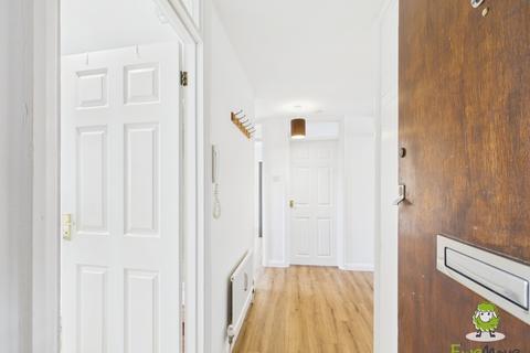 undefined, Sylvia Close, Basingstoke, Hampshire, RG21