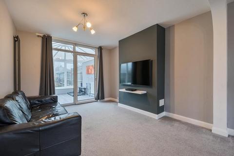 3 bedroom semi-detached house for sale, Banbury,  Oxfordshire,  OX16
