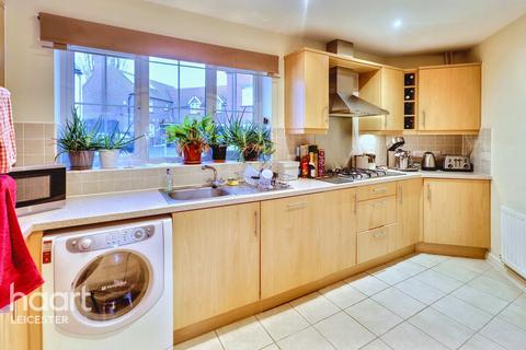 3 bedroom semi-detached house for sale, Albermarle Close, Leicester