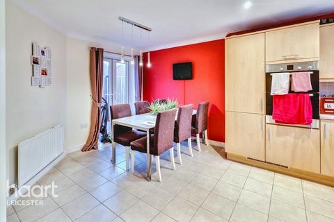 3 bedroom semi-detached house for sale, Albermarle Close, Leicester