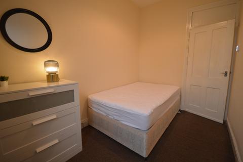 3 bedroom flat to rent, Goldspink Lane, Newcastle upon Tyne NE2
