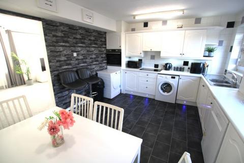 3 bedroom apartment for sale, The Hoe, Watford WD19