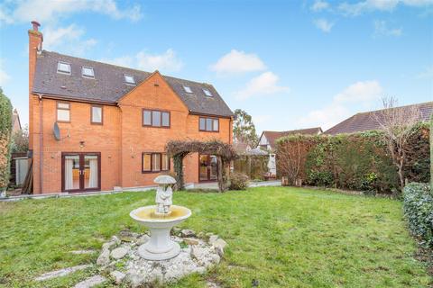 6 bedroom detached house for sale, Huntingdon Crescent, Bletchley, Milton Keynes