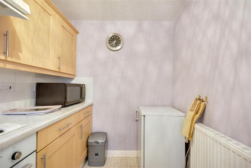 Kitchen 2.jpeg