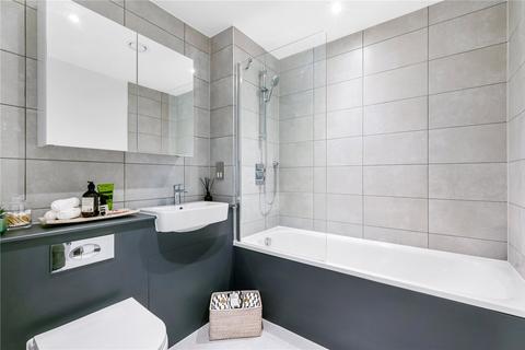 2 bedroom apartment to rent, Gaythorn Street, Salford, M5