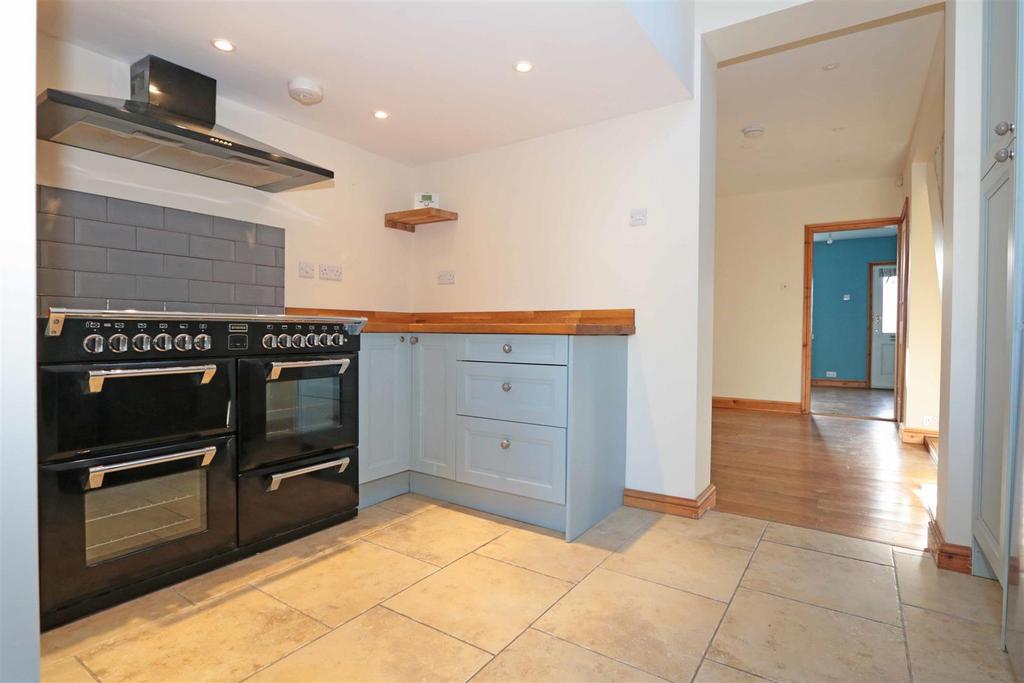 Kitchen1.jpg