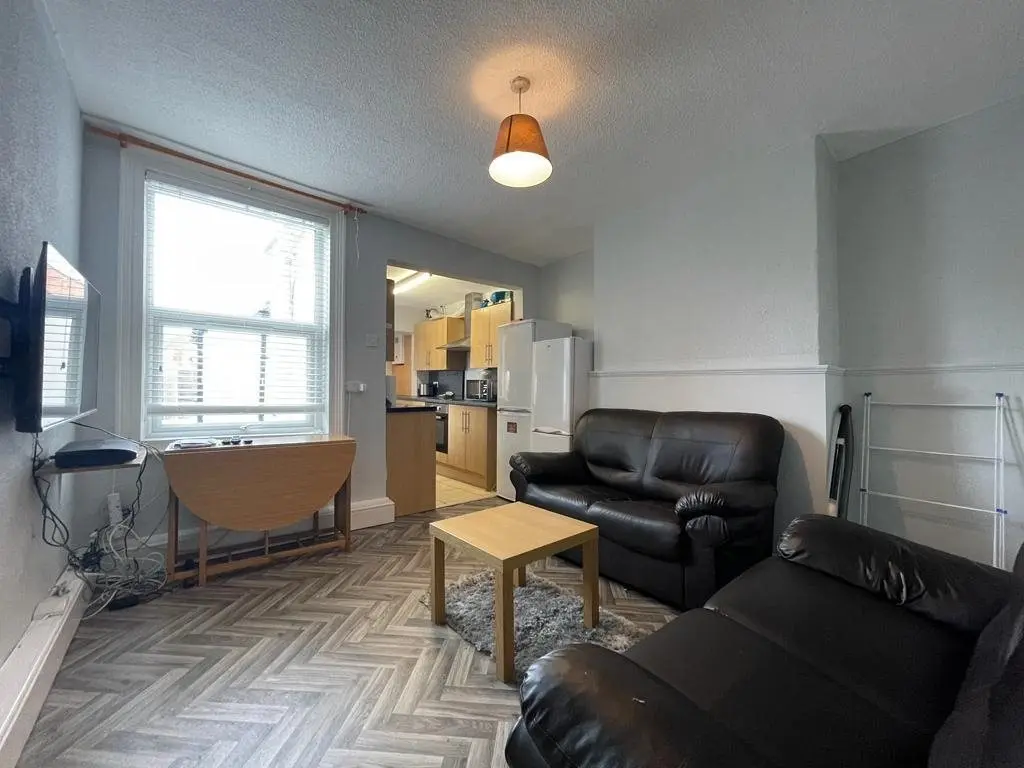 Moor-street,-ln1-1pr---4-bed-image-1.jpg
