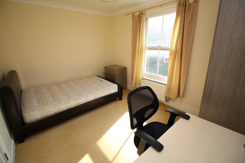 4 bedroom terraced house to rent, The Spires, Canterbury, Kent, CT2