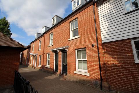 4 bedroom terraced house to rent, The Spires, Canterbury, Kent, CT2