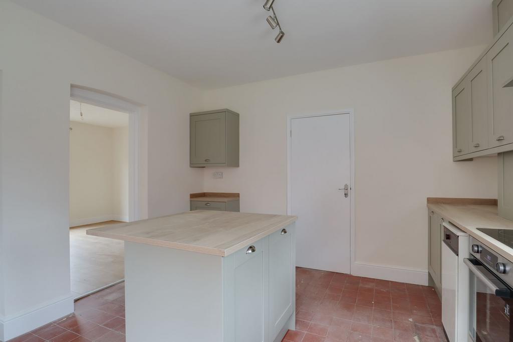 Fitted kitchen