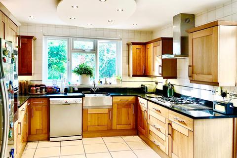 3 bedroom semi-detached house for sale, Greenford Road, Greenford UB6