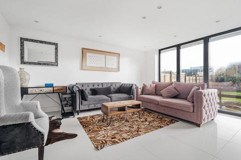 4 bedroom semi-detached house for sale, Buckingham Road, Bicester, OX26
