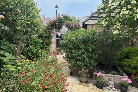 3 bedroom end of terrace house for sale, Dunnabridge Street, Poundbury, Dorchester