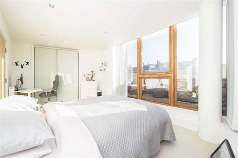 1 bedroom flat for sale, Green Walk, London SE1