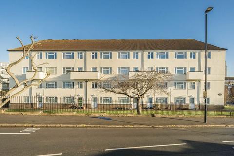 Ealing Road, Brentford TW8