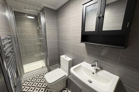 1 bedroom terraced house to rent, Beechwood Terrace, Burley, Leeds LS4, 2NG