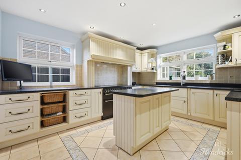 undefined, Whitmore Close, Grays, RM16 3