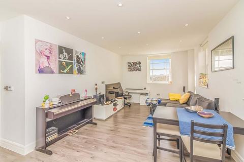 undefined, Kew Bridge Road, Brentford TW8
