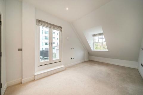 undefined, Kew Bridge Road, Brentford TW8