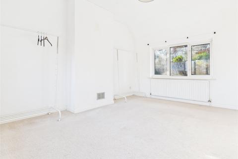 undefined, Vernon Way, Surrey GU2
