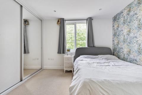 1 bedroom flat to rent, Garratt Lane, London, SW18