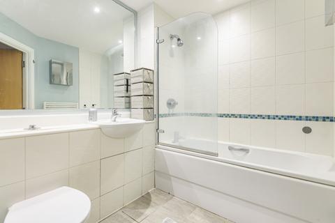 1 bedroom flat to rent, Garratt Lane, London, SW18