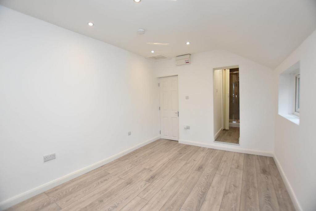 Studio Room