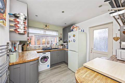 2 bedroom bungalow for sale, Kings Close, Lancing, West Sussex, BN15