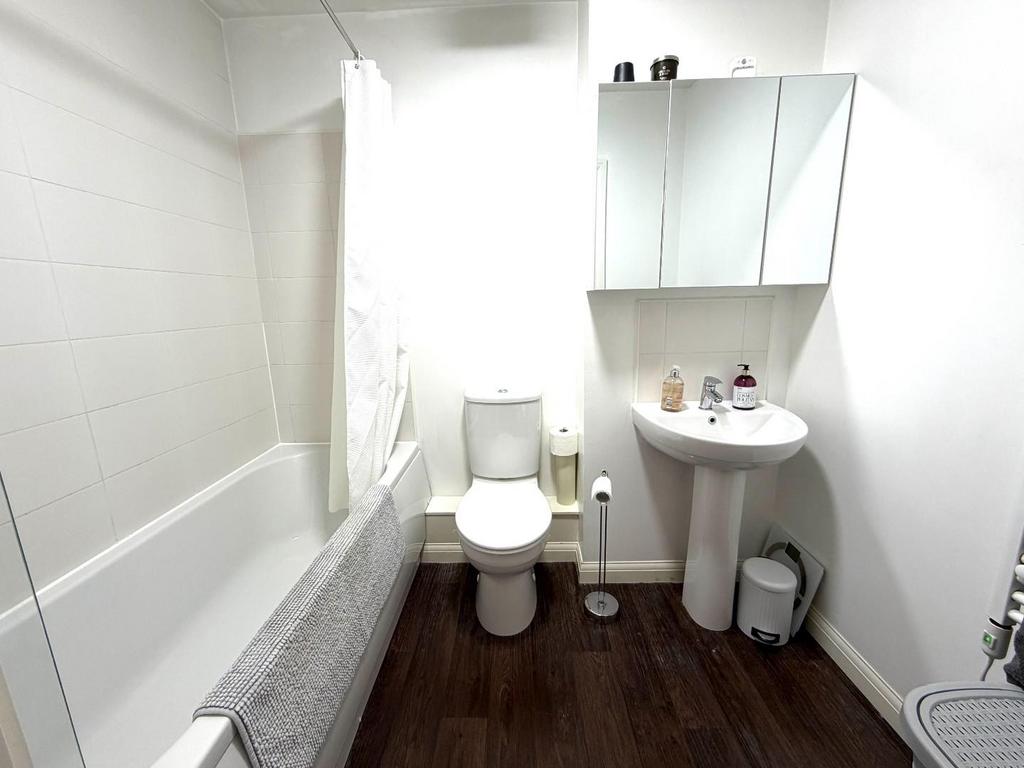 Bathroom.JPG