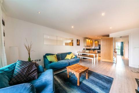 2 bedroom flat for sale, Galleon House, London SW8