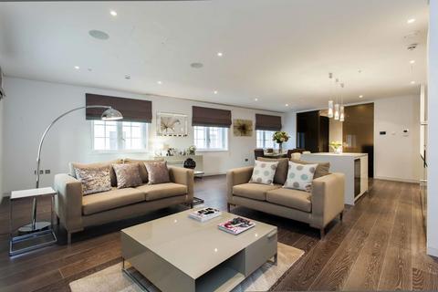 3 bedroom flat to rent, Strand, London WC2R