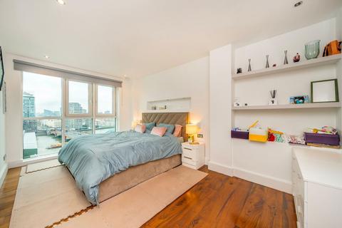 3 bedroom flat to rent, Fountain House, London SW8