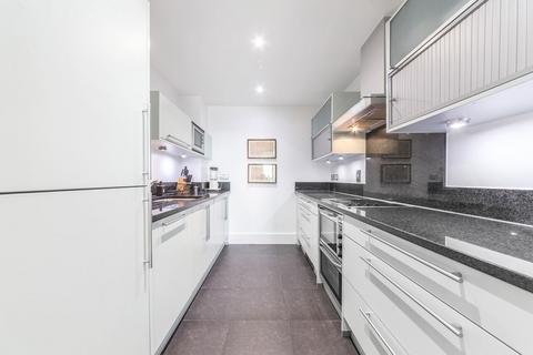 2 bedroom flat to rent, Ensign House, London SW8