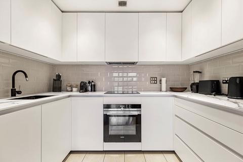 2 bedroom flat to rent, Battersea Park Road, London SW8
